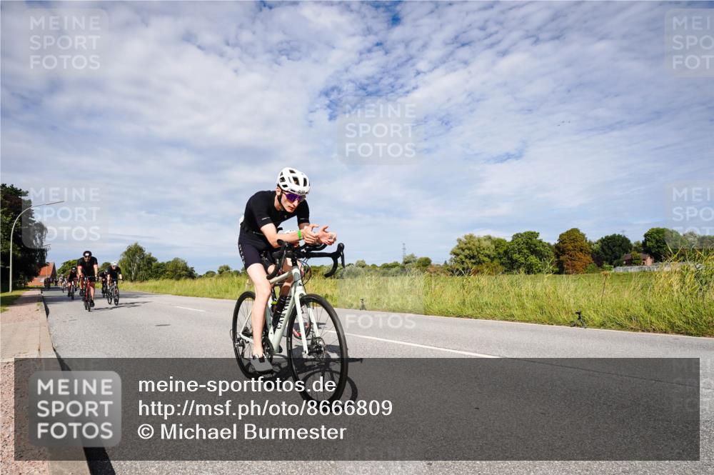 31.08.2025 - Elbe Triathlon Hamburg Michael Burmester http://msf.ph/oto/8666809 31.08.2025 10:37:02 Radfahren 796, 810, 814, 816, 892, 939, 1030, 1085, 1194, 1207 meine-sportfotos.de