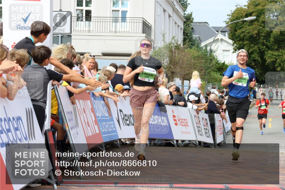 31.08.2025 - 21. Blankeneser Heldenlauf Strokosch-Dieckow http://msf.ph/oto/8666810 31.08.2025 10:58:02 Ziel 3389, 3460, 3425 meine-sportfotos.de
