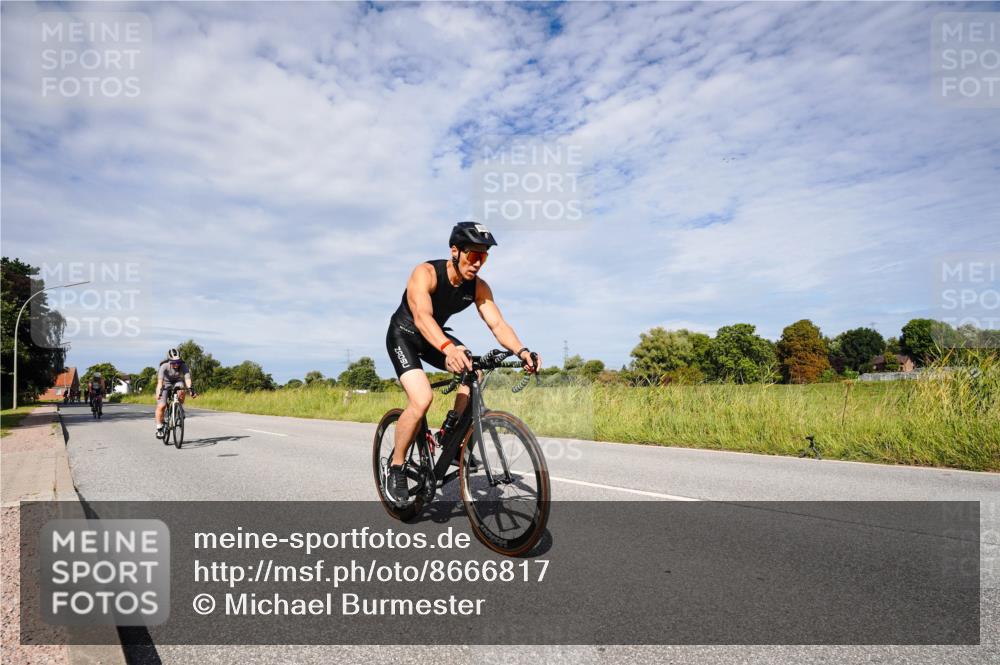 31.08.2025 - Elbe Triathlon Hamburg Michael Burmester http://msf.ph/oto/8666817 31.08.2025 10:37:05 Radfahren 796, 808, 810, 814, 816, 989, 1030, 1063, 1194, 1207, 1304 meine-sportfotos.de