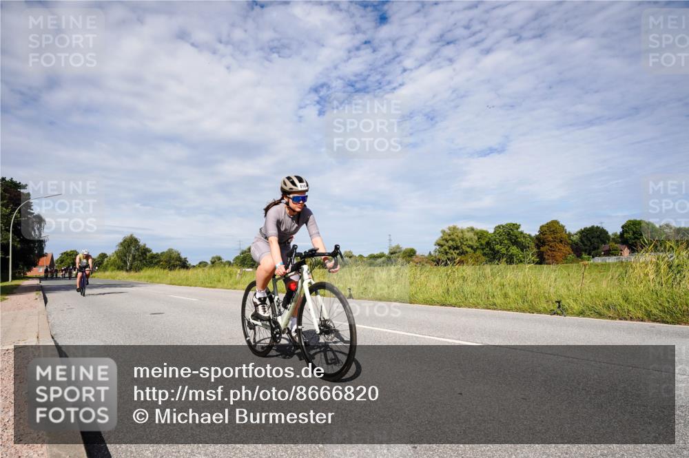 31.08.2025 - Elbe Triathlon Hamburg Michael Burmester http://msf.ph/oto/8666820 31.08.2025 10:37:06 Radfahren 796, 808, 814, 816, 822, 931, 989, 1030, 1063, 1086, 1207, 1304 meine-sportfotos.de