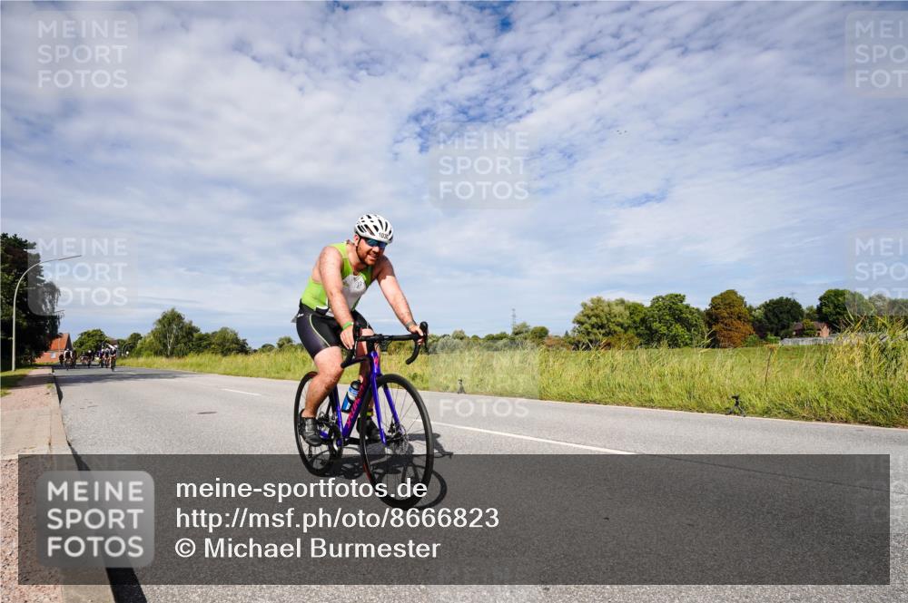 31.08.2025 - Elbe Triathlon Hamburg Michael Burmester http://msf.ph/oto/8666823 31.08.2025 10:37:08 Radfahren 808, 816, 822, 880, 931, 989, 1030, 1063, 1086, 1192, 1207, 1304 meine-sportfotos.de