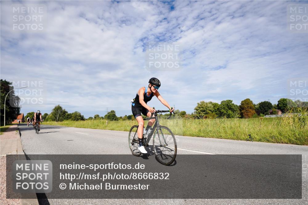 31.08.2025 - Elbe Triathlon Hamburg Michael Burmester http://msf.ph/oto/8666832 31.08.2025 10:37:14 Radfahren 808, 822, 880, 931, 984, 989, 1052, 1063, 1086, 1192 meine-sportfotos.de