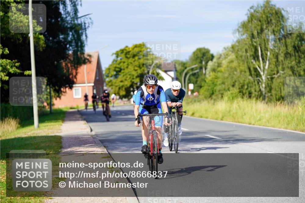 31.08.2025 - Elbe Triathlon Hamburg Michael Burmester http://msf.ph/oto/8666837 31.08.2025 09:38:41 Radfahren 255, 308, 373, 481, 549, 596, 642 meine-sportfotos.de