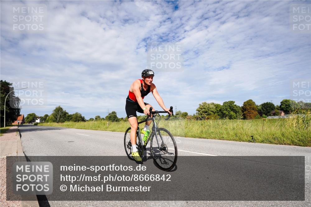 31.08.2025 - Elbe Triathlon Hamburg Michael Burmester http://msf.ph/oto/8666842 31.08.2025 10:37:31 Radfahren 974 meine-sportfotos.de
