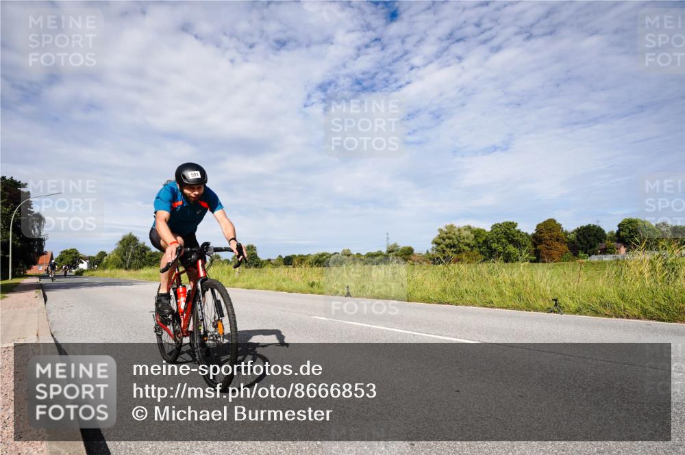 31.08.2025 - Elbe Triathlon Hamburg Michael Burmester http://msf.ph/oto/8666853 31.08.2025 10:37:48 Radfahren 749, 978, 1049, 1133 meine-sportfotos.de