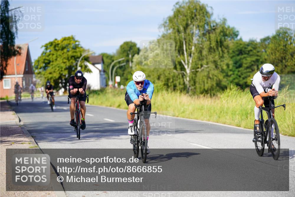 31.08.2025 - Elbe Triathlon Hamburg Michael Burmester http://msf.ph/oto/8666855 31.08.2025 09:38:44 Radfahren 255, 308, 373, 596, 639, 642 meine-sportfotos.de