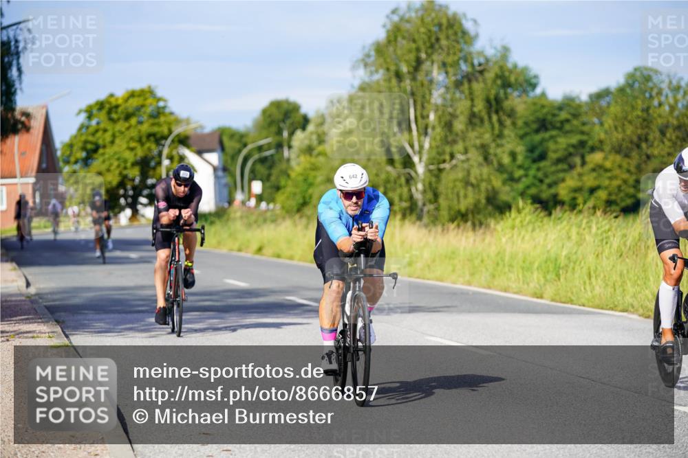 31.08.2025 - Elbe Triathlon Hamburg Michael Burmester http://msf.ph/oto/8666857 31.08.2025 09:38:44 Radfahren 255, 308, 373, 596, 639, 642 meine-sportfotos.de