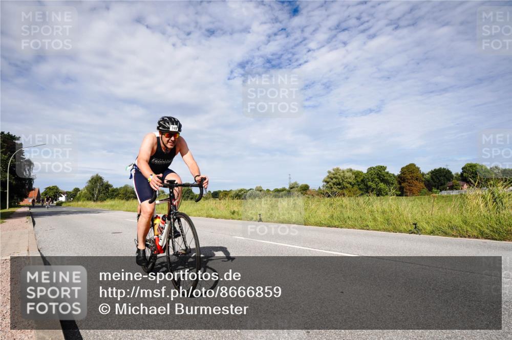 31.08.2025 - Elbe Triathlon Hamburg Michael Burmester http://msf.ph/oto/8666859 31.08.2025 10:37:54 Radfahren 749, 950, 978, 1049, 1070, 1166 meine-sportfotos.de