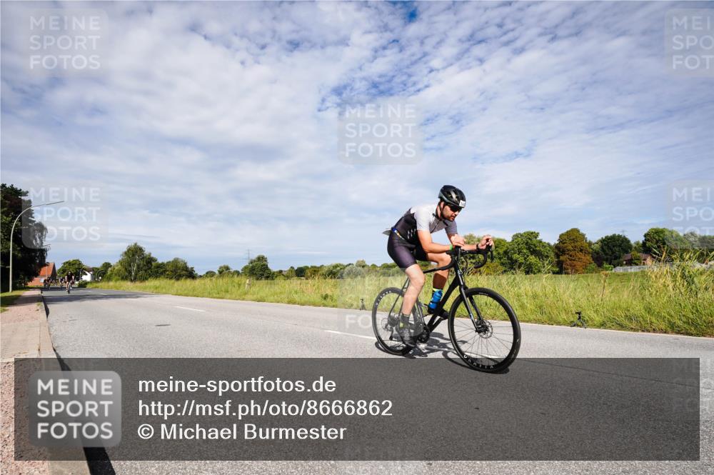 31.08.2025 - Elbe Triathlon Hamburg Michael Burmester http://msf.ph/oto/8666862 31.08.2025 10:37:55 Radfahren 749, 950, 1049, 1051, 1070, 1166 meine-sportfotos.de