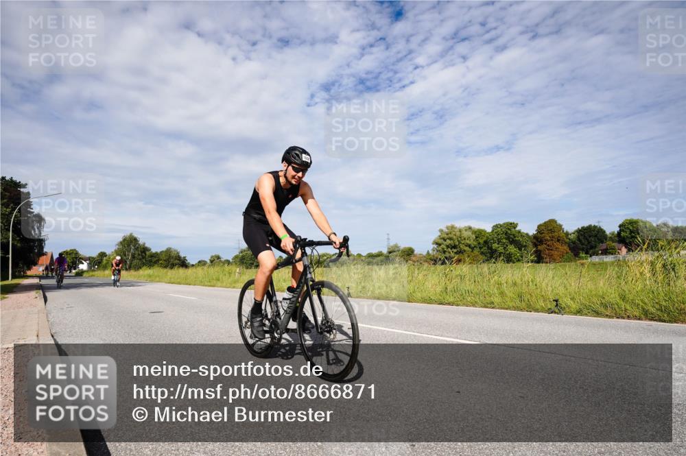 31.08.2025 - Elbe Triathlon Hamburg Michael Burmester http://msf.ph/oto/8666871 31.08.2025 10:38:03 Radfahren 879, 950, 981, 1051, 1070, 1088, 1315 meine-sportfotos.de