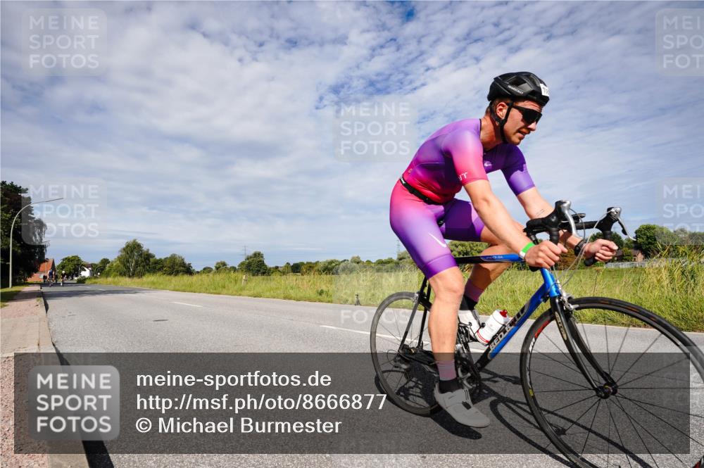 31.08.2025 - Elbe Triathlon Hamburg Michael Burmester http://msf.ph/oto/8666877 31.08.2025 10:38:05 Radfahren 879, 981, 1051, 1083, 1088, 1315 meine-sportfotos.de