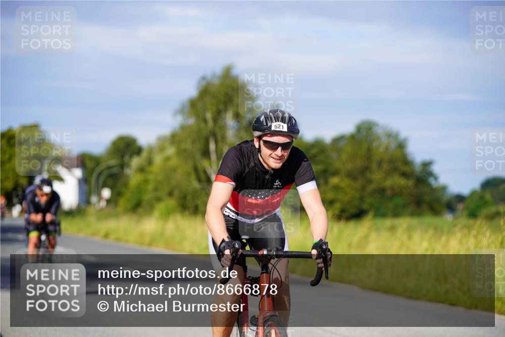 31.08.2025 - Elbe Triathlon Hamburg Michael Burmester http://msf.ph/oto/8666878 31.08.2025 09:38:53 Radfahren 457, 521, 611, 639, 736 meine-sportfotos.de
