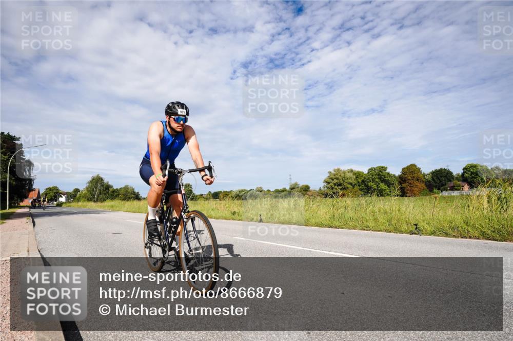 31.08.2025 - Elbe Triathlon Hamburg Michael Burmester http://msf.ph/oto/8666879 31.08.2025 10:38:10 Radfahren 879, 981, 1016, 1047, 1083 meine-sportfotos.de