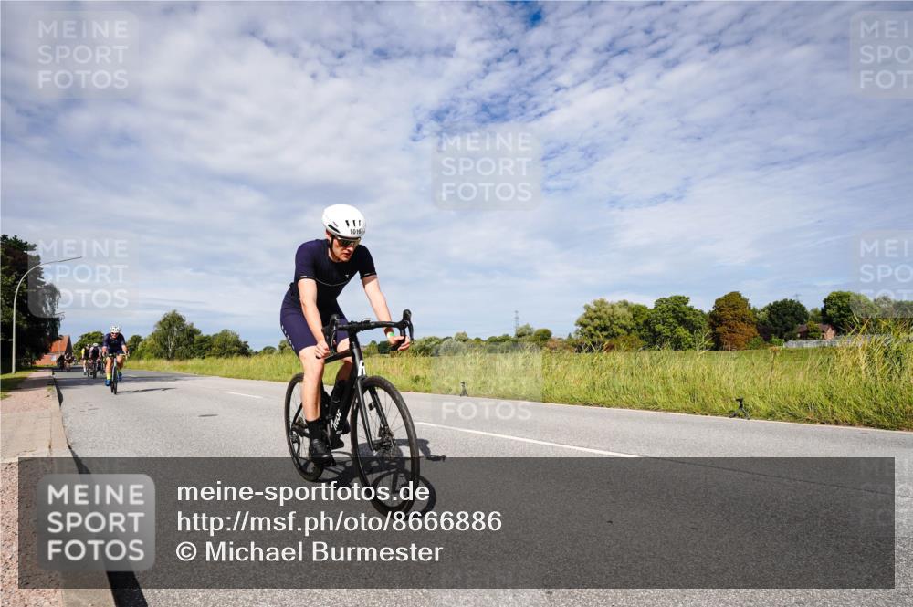 31.08.2025 - Elbe Triathlon Hamburg Michael Burmester http://msf.ph/oto/8666886 31.08.2025 10:38:15 Radfahren 824, 832, 844, 1016, 1047, 1048, 1083, 1152 meine-sportfotos.de
