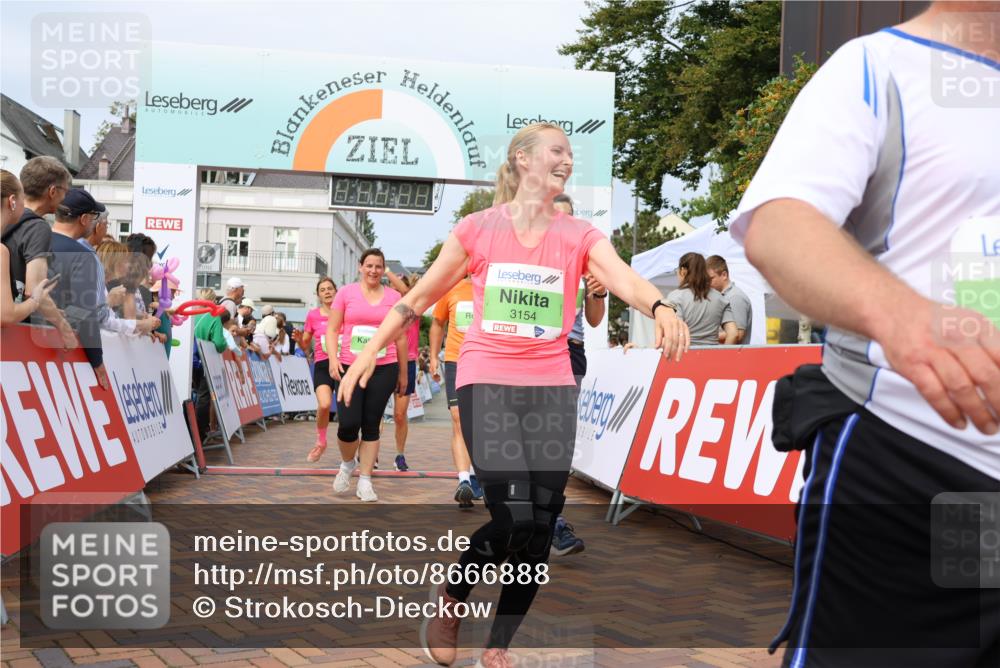 31.08.2025 - 21. Blankeneser Heldenlauf Strokosch-Dieckow http://msf.ph/oto/8666888 31.08.2025 11:16:18 Ziel 3689, 3690, 3289, 3154, 3258, 3533, 3293, 3294, 3738, 3599, 3598 meine-sportfotos.de