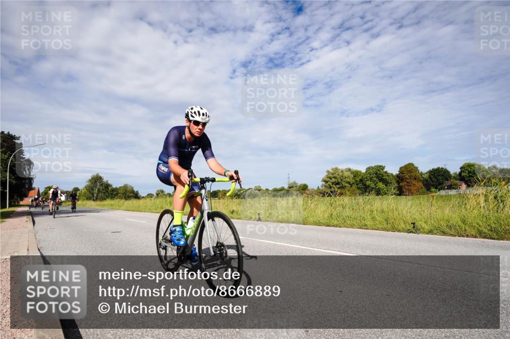 31.08.2025 - Elbe Triathlon Hamburg Michael Burmester http://msf.ph/oto/8666889 31.08.2025 10:38:17 Radfahren 824, 832, 844, 965, 1016, 1047, 1048, 1152 meine-sportfotos.de