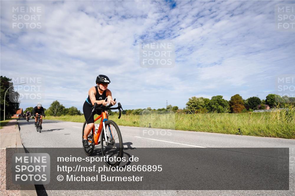31.08.2025 - Elbe Triathlon Hamburg Michael Burmester http://msf.ph/oto/8666895 31.08.2025 10:38:20 Radfahren 824, 832, 844, 942, 965, 1048, 1106, 1152 meine-sportfotos.de