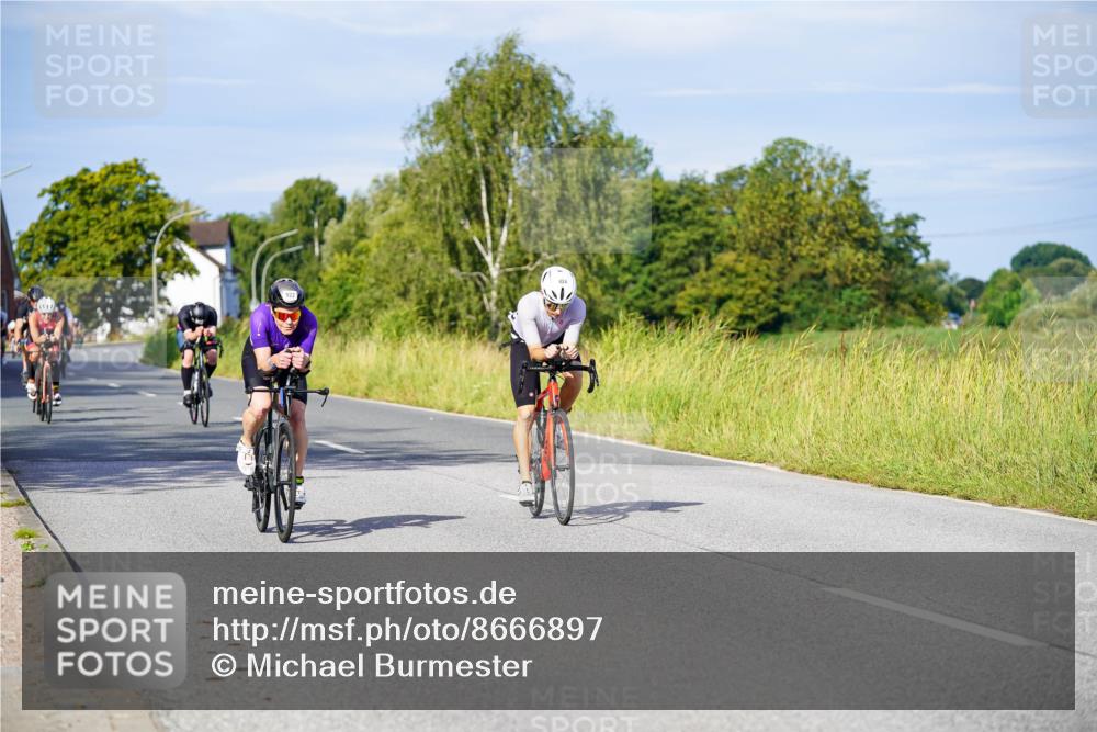 31.08.2025 - Elbe Triathlon Hamburg Michael Burmester http://msf.ph/oto/8666897 31.08.2025 09:39:03 Radfahren 260, 424, 453, 497, 653, 922 meine-sportfotos.de