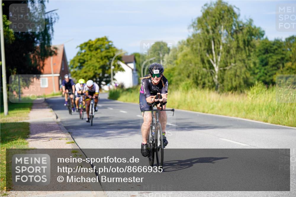 31.08.2025 - Elbe Triathlon Hamburg Michael Burmester http://msf.ph/oto/8666935 31.08.2025 09:39:13 Radfahren 293, 347, 449, 497, 616, 659, 753, 900 meine-sportfotos.de