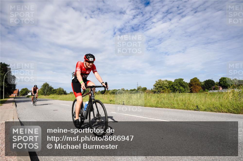 31.08.2025 - Elbe Triathlon Hamburg Michael Burmester http://msf.ph/oto/8666947 31.08.2025 10:39:02 Radfahren 995, 996, 1122 meine-sportfotos.de
