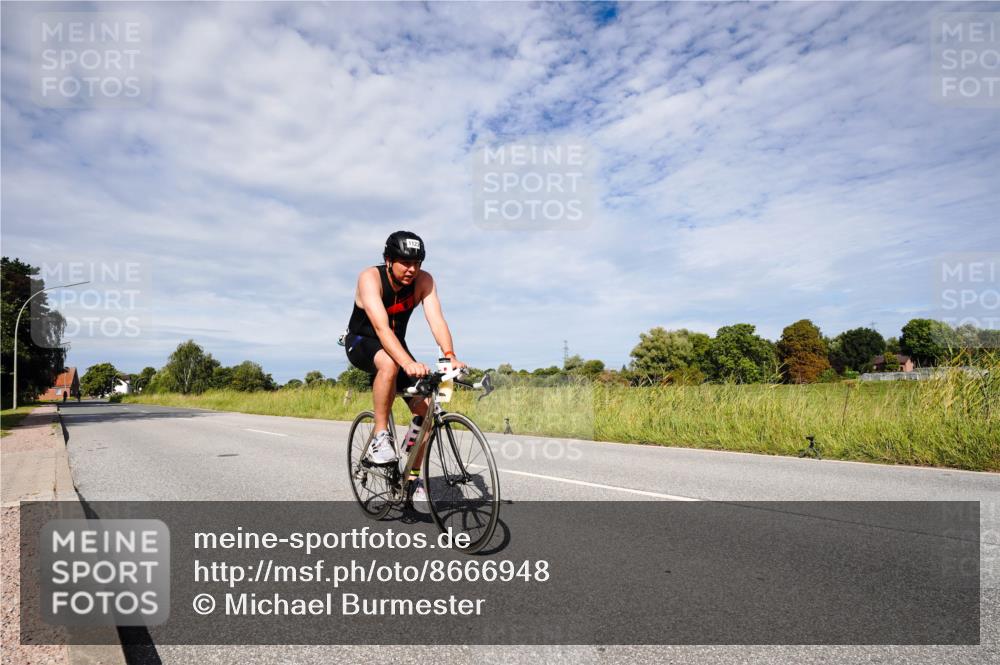 31.08.2025 - Elbe Triathlon Hamburg Michael Burmester http://msf.ph/oto/8666948 31.08.2025 10:39:03 Radfahren 995, 996, 1122 meine-sportfotos.de