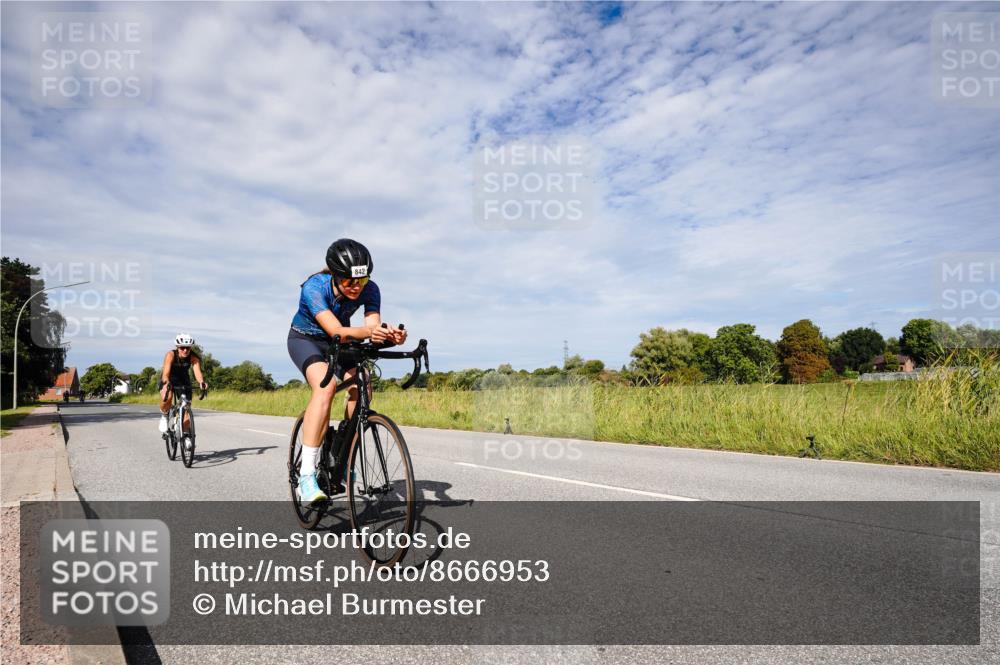 31.08.2025 - Elbe Triathlon Hamburg Michael Burmester http://msf.ph/oto/8666953 31.08.2025 10:39:15 Radfahren 842, 871, 979, 1278 meine-sportfotos.de