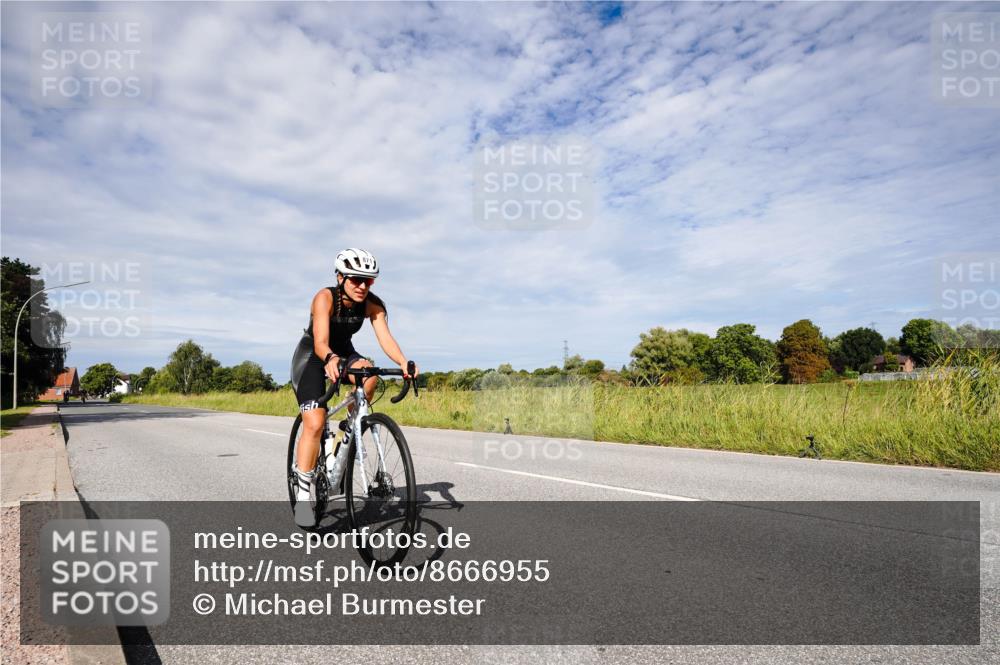 31.08.2025 - Elbe Triathlon Hamburg Michael Burmester http://msf.ph/oto/8666955 31.08.2025 10:39:15 Radfahren 842, 871, 979, 1278 meine-sportfotos.de