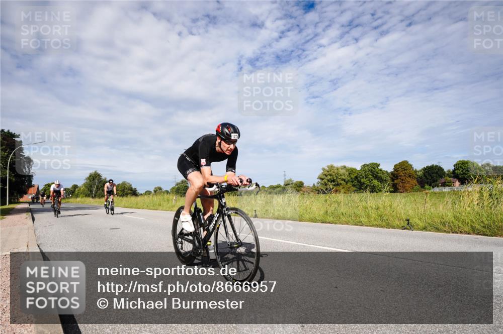 31.08.2025 - Elbe Triathlon Hamburg Michael Burmester http://msf.ph/oto/8666957 31.08.2025 10:39:23 Radfahren 945, 1031, 1065, 1092, 1258, 1278 meine-sportfotos.de