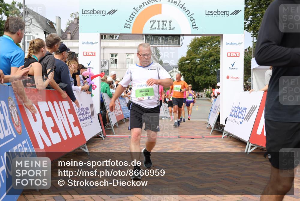 31.08.2025 - 21. Blankeneser Heldenlauf Strokosch-Dieckow http://msf.ph/oto/8666959 31.08.2025 11:16:16 Ziel 3689, 3690, 3289, 3154, 3258, 3533, 3293, 3294, 3738, 3599, 3598 meine-sportfotos.de