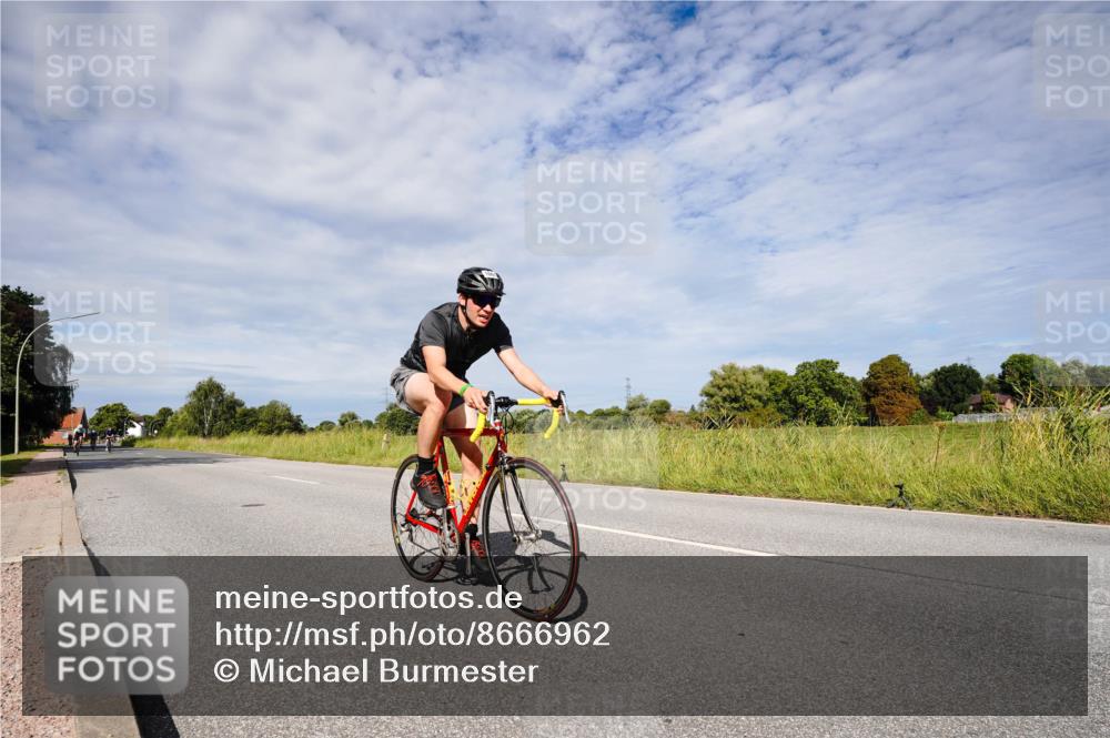 31.08.2025 - Elbe Triathlon Hamburg Michael Burmester http://msf.ph/oto/8666962 31.08.2025 10:39:26 Radfahren 945, 1031, 1065, 1092, 1107, 1258, 1265 meine-sportfotos.de