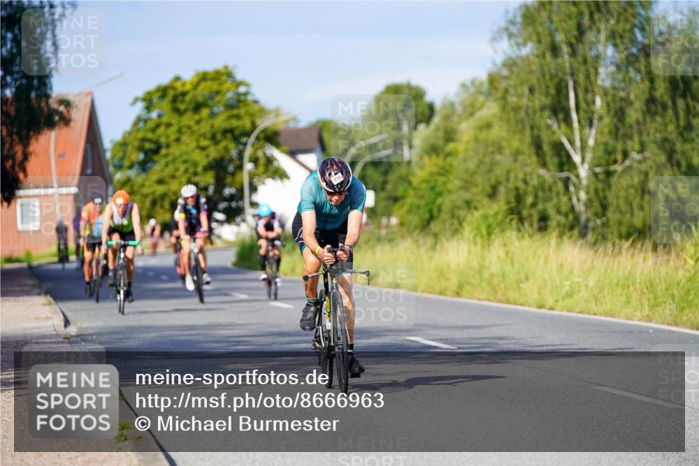 31.08.2025 - Elbe Triathlon Hamburg Michael Burmester http://msf.ph/oto/8666963 31.08.2025 09:39:25 Radfahren 500, 662, 687, 724, 745, 775 meine-sportfotos.de