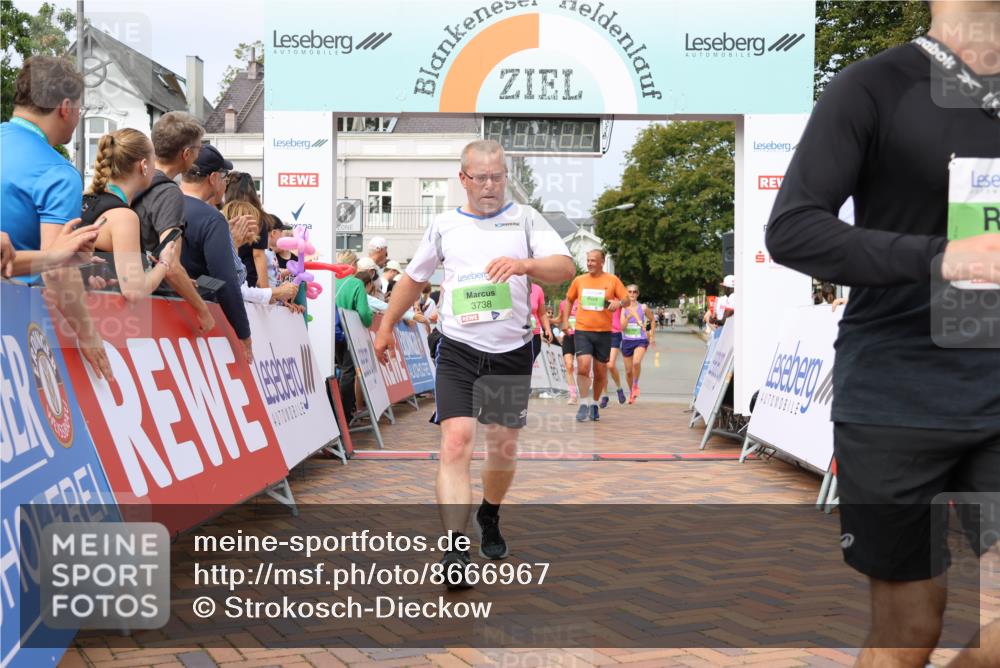 31.08.2025 - 21. Blankeneser Heldenlauf Strokosch-Dieckow http://msf.ph/oto/8666967 31.08.2025 11:16:16 Ziel 3689, 3690, 3289, 3154, 3258, 3533, 3293, 3294, 3738, 3599, 3598 meine-sportfotos.de
