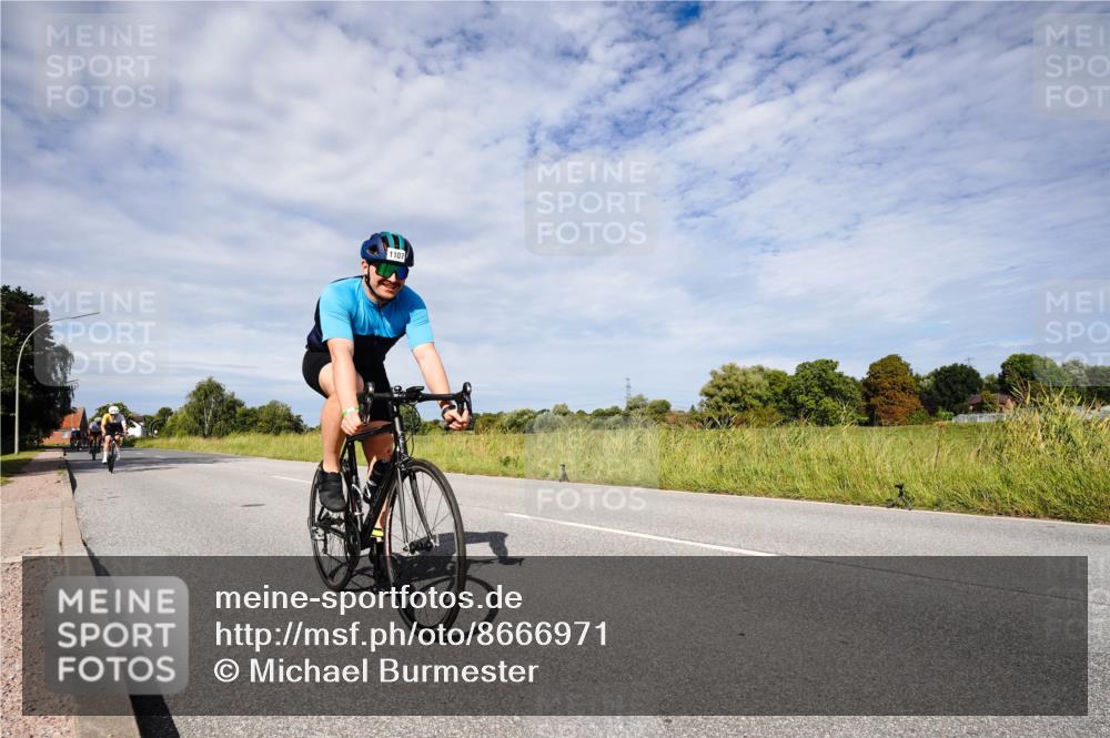 31.08.2025 - Elbe Triathlon Hamburg Michael Burmester http://msf.ph/oto/8666971 31.08.2025 10:39:33 Radfahren 812, 836, 945, 1037, 1091, 1107, 1265 meine-sportfotos.de