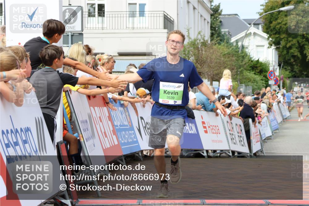 31.08.2025 - 21. Blankeneser Heldenlauf Strokosch-Dieckow http://msf.ph/oto/8666973 31.08.2025 10:57:51 Ziel 3559, 3421, 3460, 3539 meine-sportfotos.de