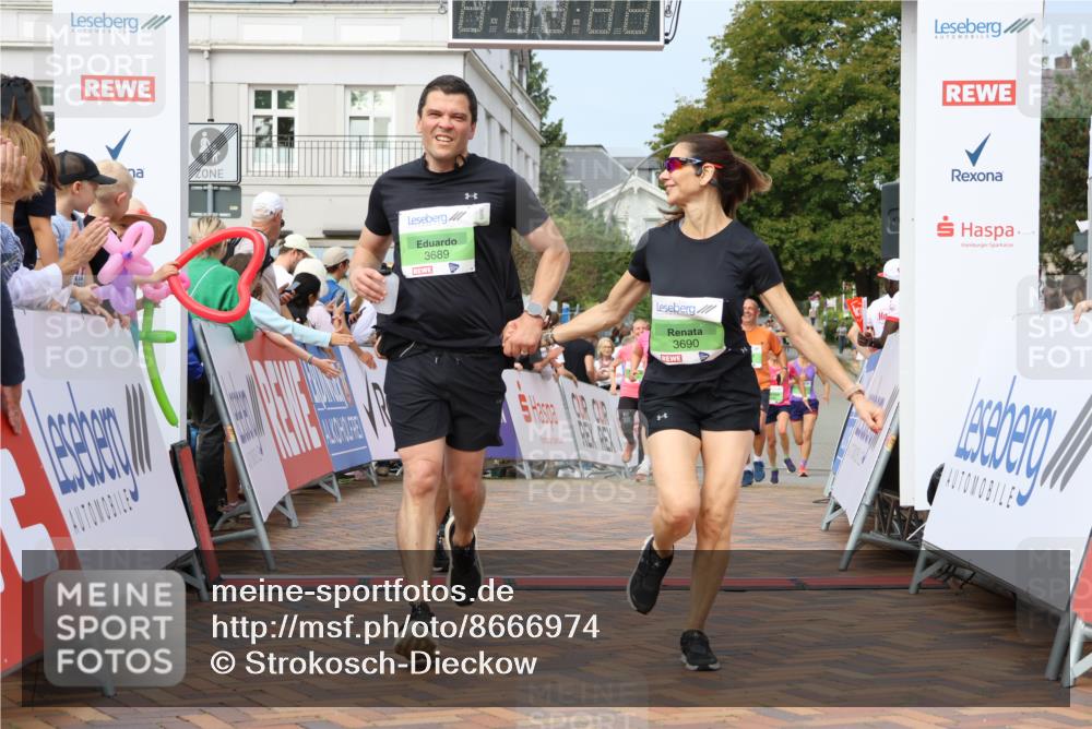 31.08.2025 - 21. Blankeneser Heldenlauf Strokosch-Dieckow http://msf.ph/oto/8666974 31.08.2025 11:16:13 Ziel 3689, 3690, 3154, 3258, 3533, 3293, 3738 meine-sportfotos.de