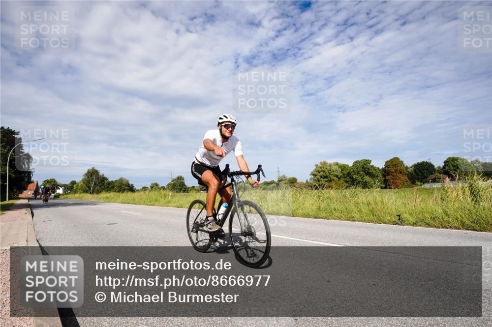 31.08.2025 - Elbe Triathlon Hamburg Michael Burmester http://msf.ph/oto/8666977 31.08.2025 10:39:37 Radfahren 762, 812, 836, 937, 961, 1037, 1075, 1091 meine-sportfotos.de