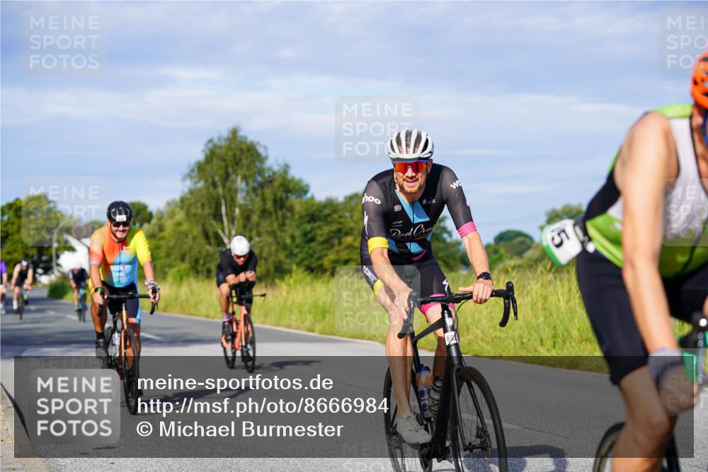 31.08.2025 - Elbe Triathlon Hamburg Michael Burmester http://msf.ph/oto/8666984 31.08.2025 09:39:30 Radfahren 346, 366, 478, 500, 511, 662, 687, 724, 745, 775 meine-sportfotos.de