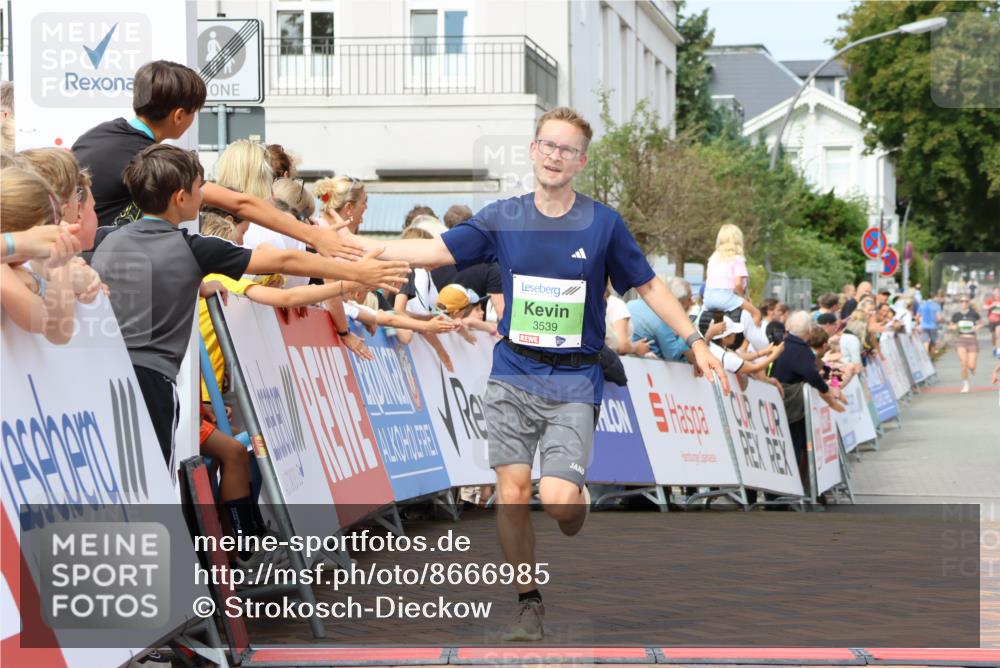 31.08.2025 - 21. Blankeneser Heldenlauf Strokosch-Dieckow http://msf.ph/oto/8666985 31.08.2025 10:57:51 Ziel 3559, 3421, 3460, 3539 meine-sportfotos.de
