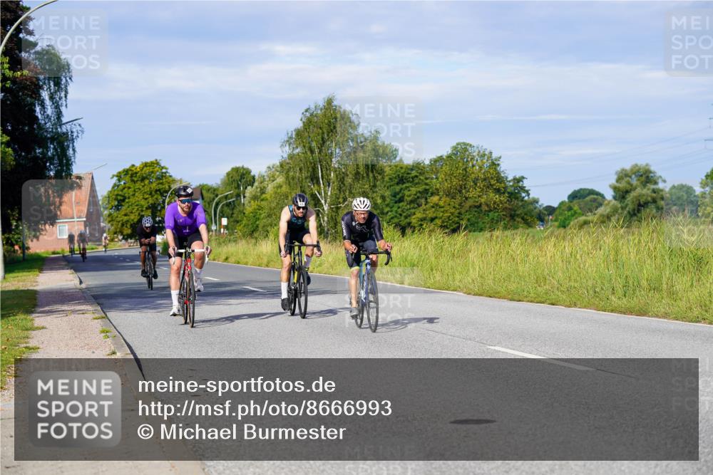31.08.2025 - Elbe Triathlon Hamburg Michael Burmester http://msf.ph/oto/8666993 31.08.2025 09:39:33 Radfahren 346, 366, 478, 500, 511, 662, 687, 745 meine-sportfotos.de