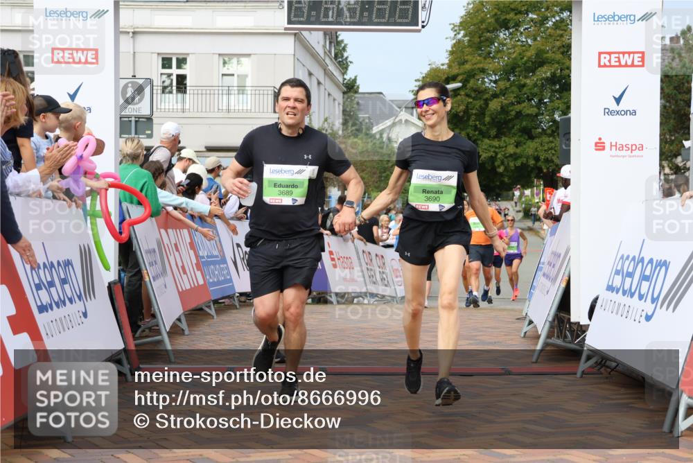 31.08.2025 - 21. Blankeneser Heldenlauf Strokosch-Dieckow http://msf.ph/oto/8666996 31.08.2025 11:16:13 Ziel 3689, 3690, 3154, 3258, 3533, 3293, 3738 meine-sportfotos.de