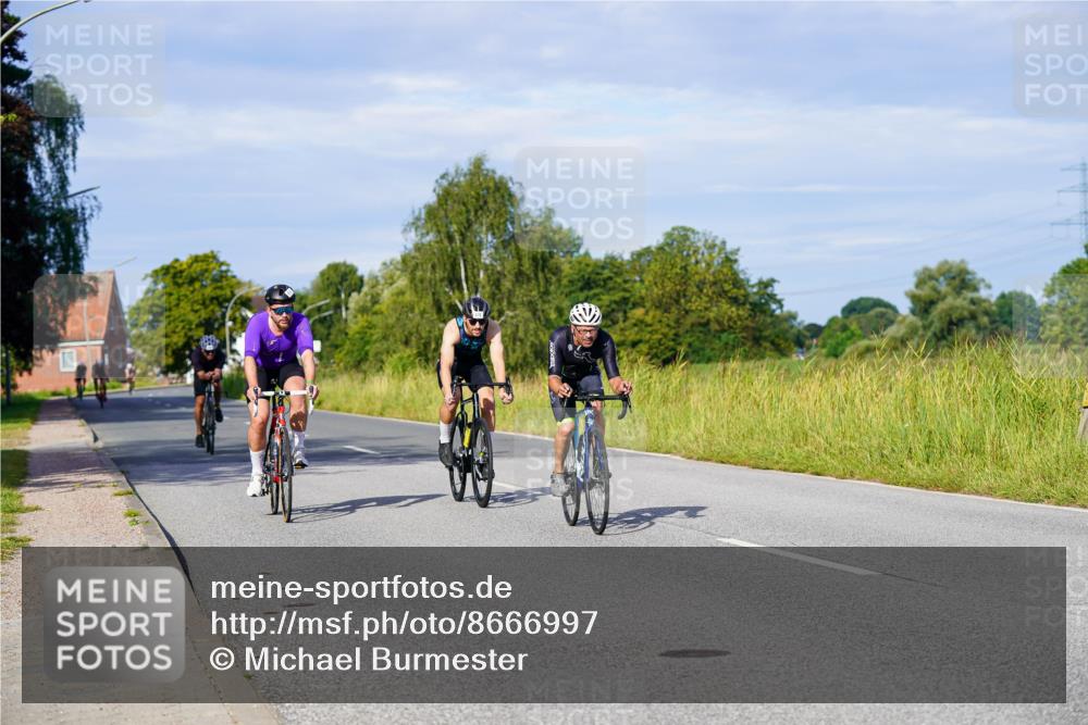 31.08.2025 - Elbe Triathlon Hamburg Michael Burmester http://msf.ph/oto/8666997 31.08.2025 09:39:33 Radfahren 346, 366, 478, 500, 511, 662, 687, 745 meine-sportfotos.de