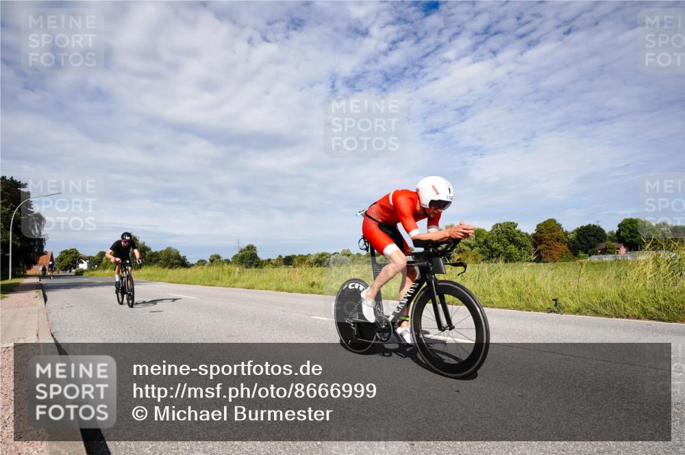 31.08.2025 - Elbe Triathlon Hamburg Michael Burmester http://msf.ph/oto/8666999 31.08.2025 10:39:55 Radfahren 962, 994, 1145, 1158 meine-sportfotos.de