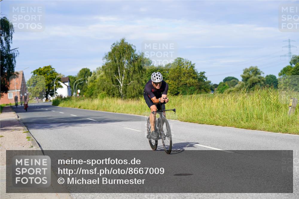 31.08.2025 - Elbe Triathlon Hamburg Michael Burmester http://msf.ph/oto/8667009 31.08.2025 09:39:35 Radfahren 346, 366, 478, 511, 548 meine-sportfotos.de