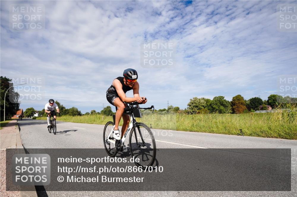 31.08.2025 - Elbe Triathlon Hamburg Michael Burmester http://msf.ph/oto/8667010 31.08.2025 10:40:07 Radfahren 997, 1095, 1286 meine-sportfotos.de