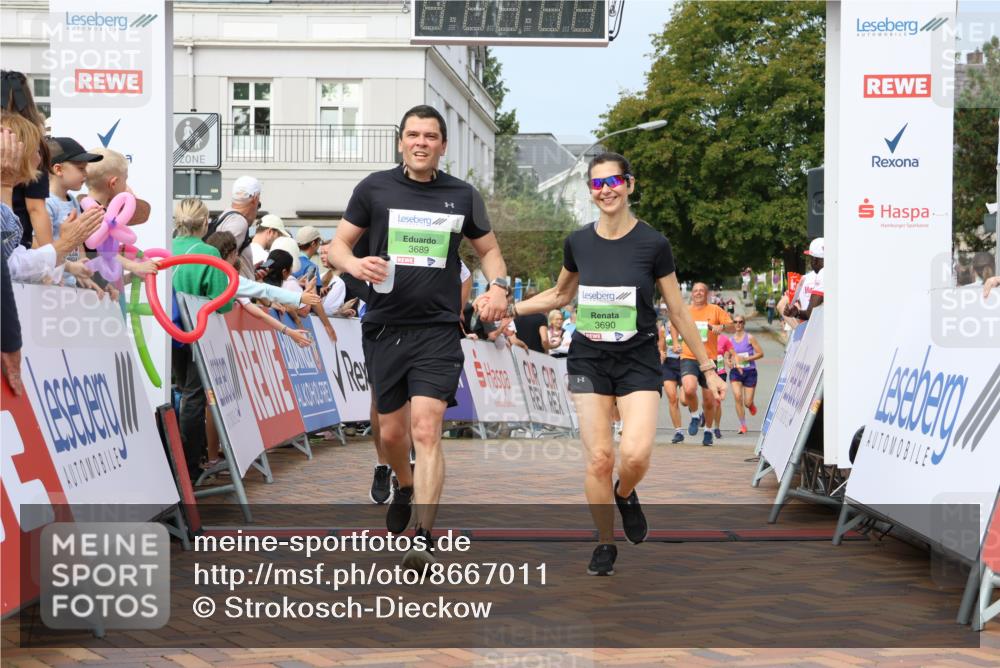 31.08.2025 - 21. Blankeneser Heldenlauf Strokosch-Dieckow http://msf.ph/oto/8667011 31.08.2025 11:16:13 Ziel 3689, 3690, 3154, 3258, 3533, 3293, 3738 meine-sportfotos.de