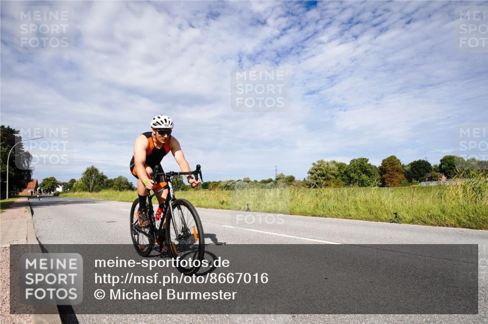 31.08.2025 - Elbe Triathlon Hamburg Michael Burmester http://msf.ph/oto/8667016 31.08.2025 10:40:13 Radfahren 997, 1028 meine-sportfotos.de