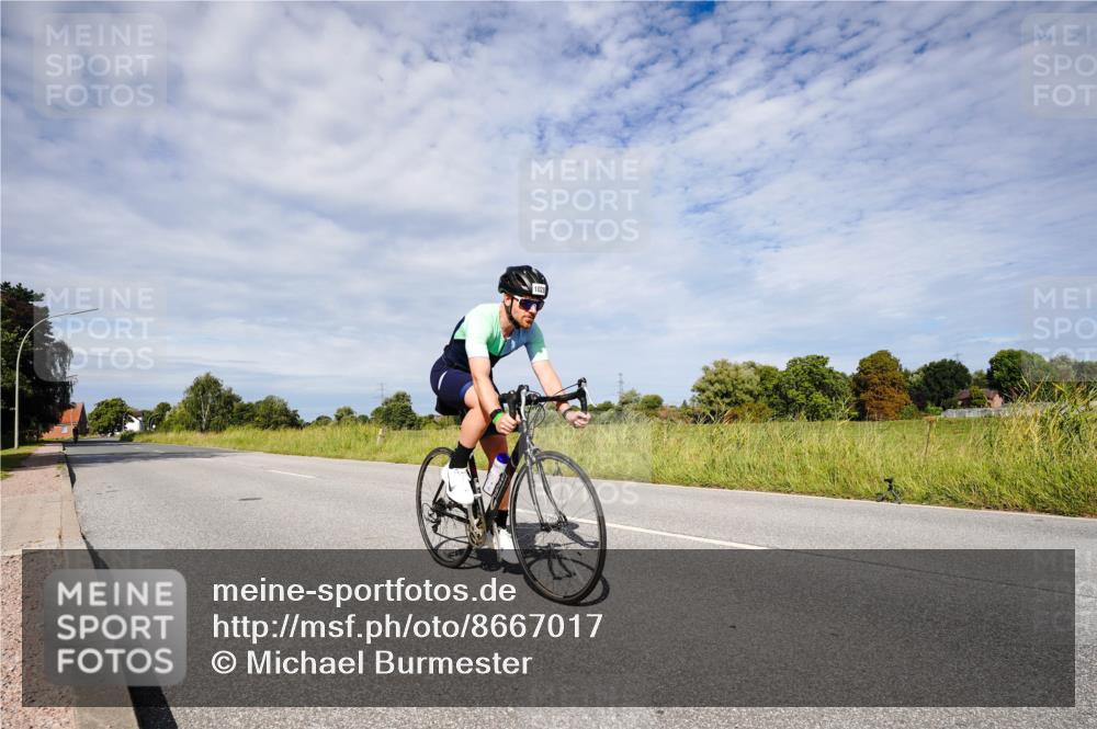 31.08.2025 - Elbe Triathlon Hamburg Michael Burmester http://msf.ph/oto/8667017 31.08.2025 10:40:17 Radfahren 878, 1028 meine-sportfotos.de