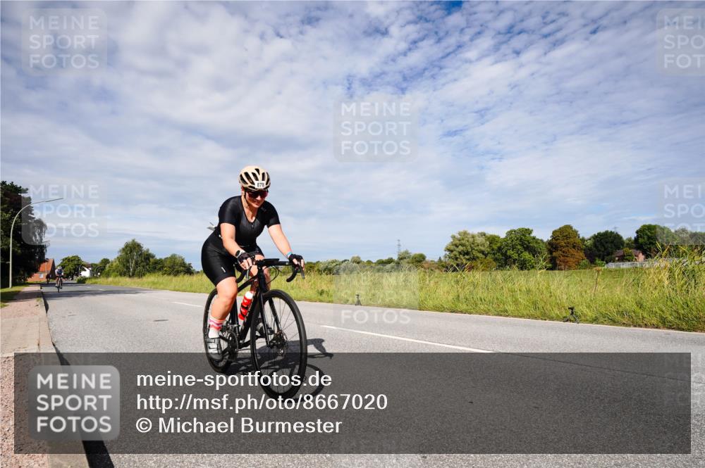 31.08.2025 - Elbe Triathlon Hamburg Michael Burmester http://msf.ph/oto/8667020 31.08.2025 10:40:25 Radfahren 861, 878, 1272 meine-sportfotos.de