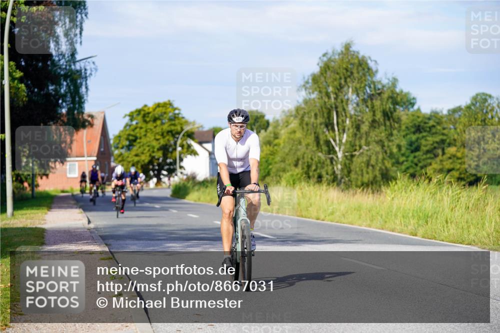 31.08.2025 - Elbe Triathlon Hamburg Michael Burmester http://msf.ph/oto/8667031 31.08.2025 09:39:54 Radfahren 473, 576, 774, 797 meine-sportfotos.de