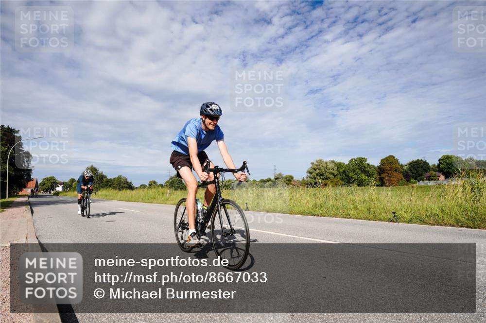 31.08.2025 - Elbe Triathlon Hamburg Michael Burmester http://msf.ph/oto/8667033 31.08.2025 10:40:45 Radfahren 818, 1039, 1043, 1060, 1129 meine-sportfotos.de